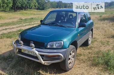 Внедорожник / Кроссовер Toyota RAV4 1997 в Черноморске