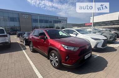 Внедорожник / Кроссовер Toyota RAV4 2019 в Киеве