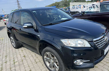 Позашляховик / Кросовер Toyota RAV4 2010 в Чернівцях