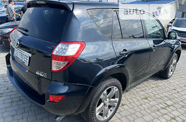 Позашляховик / Кросовер Toyota RAV4 2010 в Чернівцях