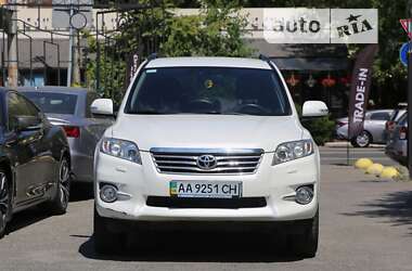 Позашляховик / Кросовер Toyota RAV4 2011 в Києві