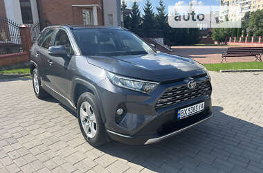 Внедорожник / Кроссовер Toyota RAV4 2019 в Хмельницком