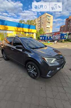 Внедорожник / Кроссовер Toyota RAV4 2016 в Краматорске