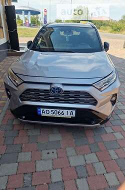 Внедорожник / Кроссовер Toyota RAV4 2019 в Ужгороде