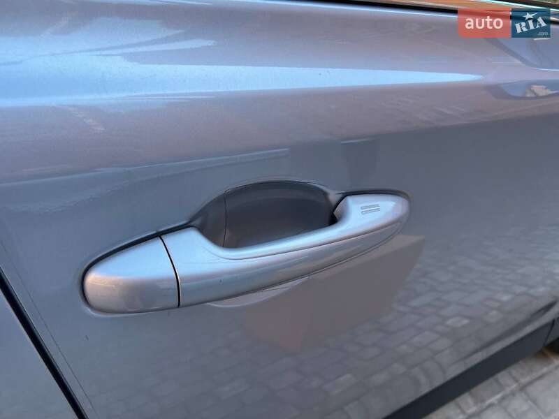 Позашляховик / Кросовер Toyota RAV4 2018 в Одесі