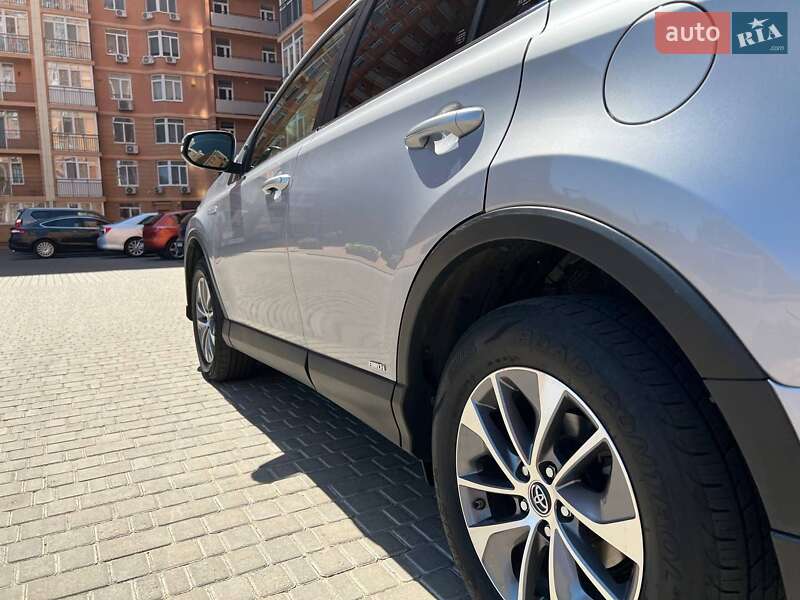 Позашляховик / Кросовер Toyota RAV4 2018 в Одесі