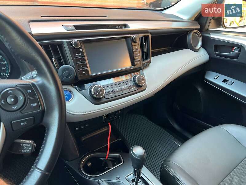 Позашляховик / Кросовер Toyota RAV4 2018 в Одесі