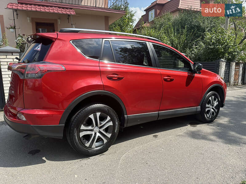 Позашляховик / Кросовер Toyota RAV4 2017 в Івано-Франківську фото 11 Позашляховик / Кросовер Toyota RAV4 2017 в Івано-Франківську