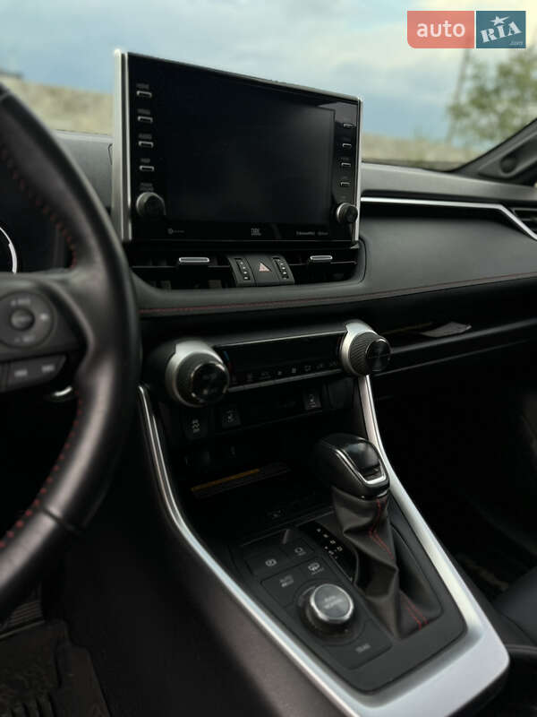 Внедорожник / Кроссовер Toyota RAV4 2021 в Ровно