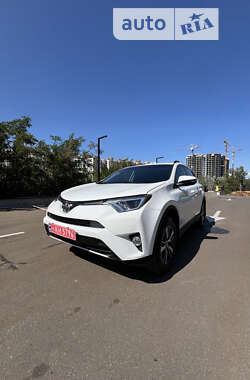 Позашляховик / Кросовер Toyota RAV4 2016 в Києві