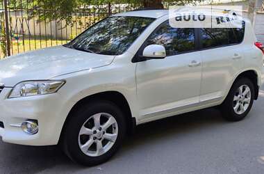 Позашляховик / Кросовер Toyota RAV4 2010 в Харкові