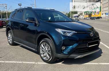 Позашляховик / Кросовер Toyota RAV4 2017 в Києві