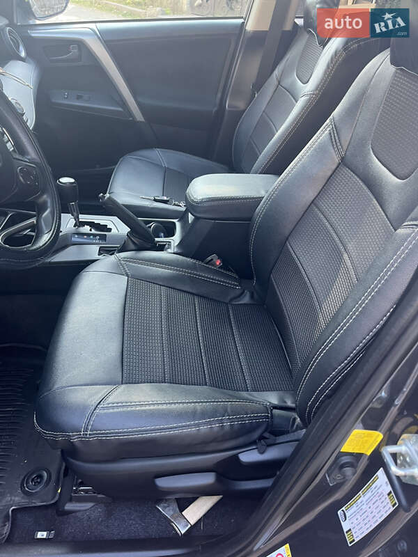 Позашляховик / Кросовер Toyota RAV4 2018 в Яремчі