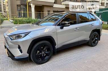 Внедорожник / Кроссовер Toyota RAV4 2019 в Киеве