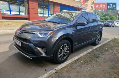 Внедорожник / Кроссовер Toyota RAV4 2016 в Шостке