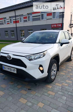 Внедорожник / Кроссовер Toyota RAV4 2019 в Хмельницком