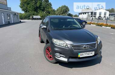 Внедорожник / Кроссовер Toyota RAV4 2012 в Казатине