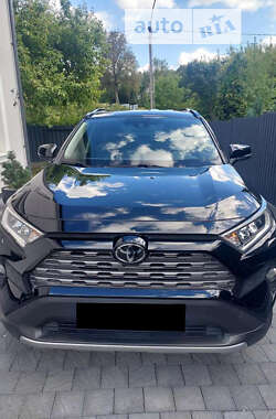 Позашляховик / Кросовер Toyota RAV4 2019 в Луцьку