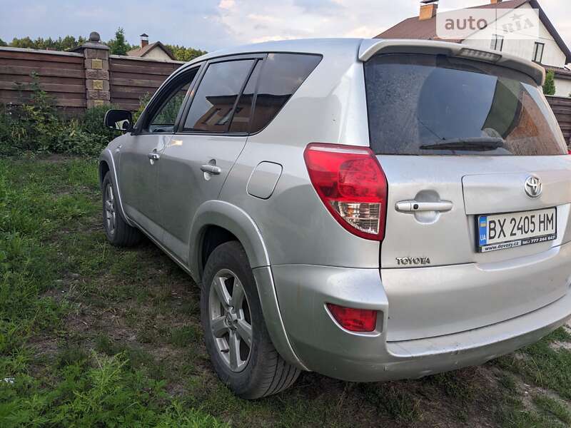 Внедорожник / Кроссовер Toyota RAV4 2008 в Славуте