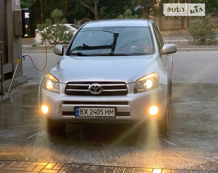 Внедорожник / Кроссовер Toyota RAV4 2008 в Славуте