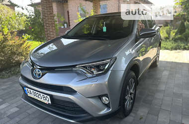 Позашляховик / Кросовер Toyota RAV4 2017 в Києві