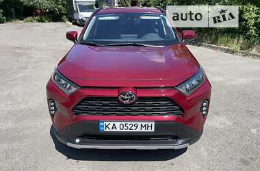 Внедорожник / Кроссовер Toyota RAV4 2020 в Киеве