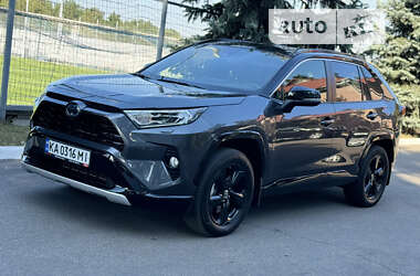 Позашляховик / Кросовер Toyota RAV4 2020 в Києві