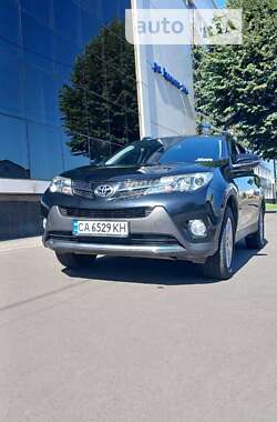 Внедорожник / Кроссовер Toyota RAV4 2015 в Киеве