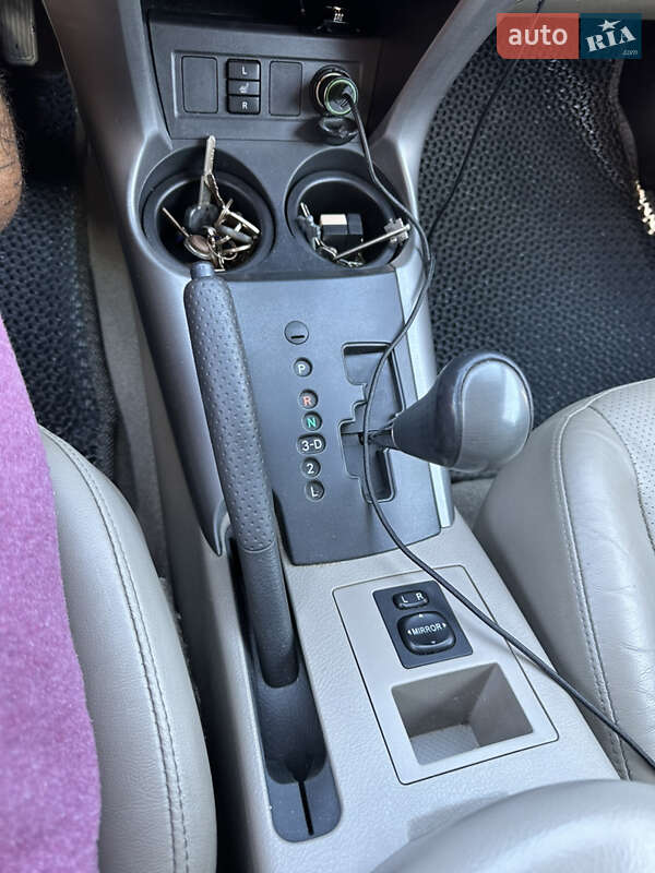 Позашляховик / Кросовер Toyota RAV4 2008 в Івано-Франківську