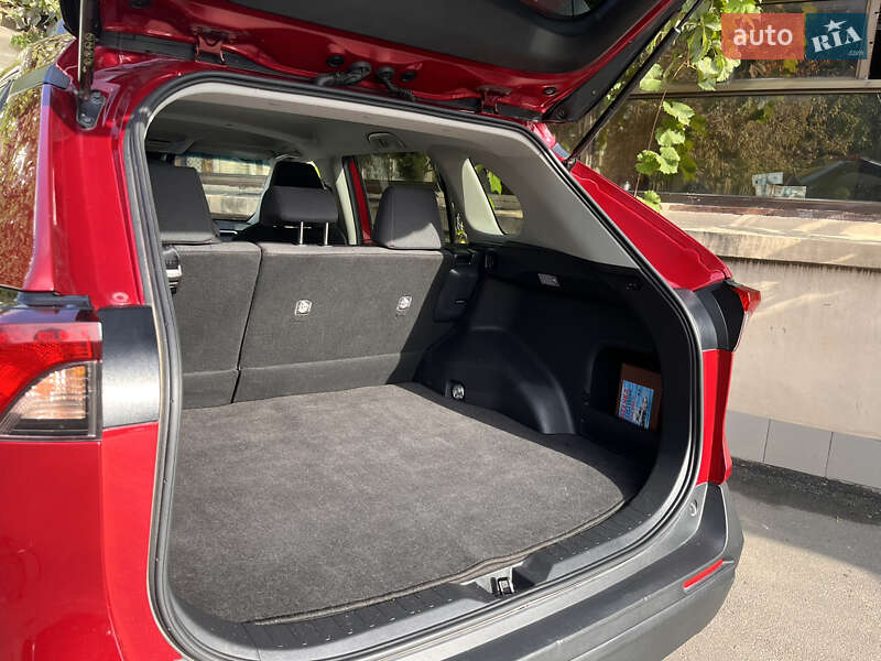 Внедорожник / Кроссовер Toyota RAV4 2020 в Одессе