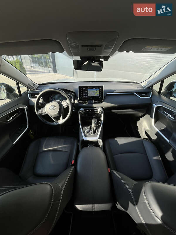 Позашляховик / Кросовер Toyota RAV4 2019 в Чернівцях