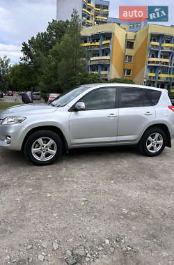 Позашляховик / Кросовер Toyota RAV4 2010 в Івано-Франківську