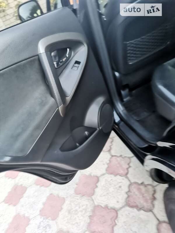 Внедорожник / Кроссовер Toyota RAV4 2012 в Харькове