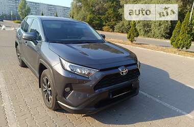 Позашляховик / Кросовер Toyota RAV4 2019 в Сумах