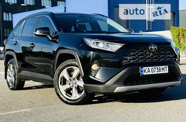 Внедорожник / Кроссовер Toyota RAV4 2021 в Киеве