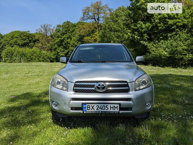 Внедорожник / Кроссовер Toyota RAV4 2008 в Славуте
