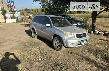 Внедорожник / Кроссовер Toyota RAV4 2004 в Дружковке