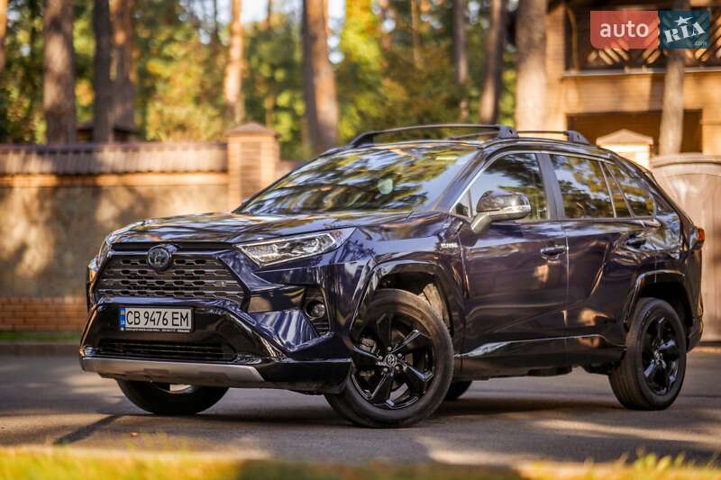 Внедорожник / Кроссовер Toyota RAV4 2020 в Чернигове