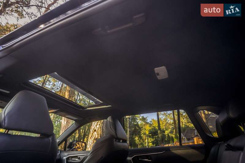 Внедорожник / Кроссовер Toyota RAV4 2020 в Чернигове