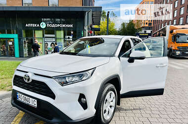 Внедорожник / Кроссовер Toyota RAV4 2019 в Львове