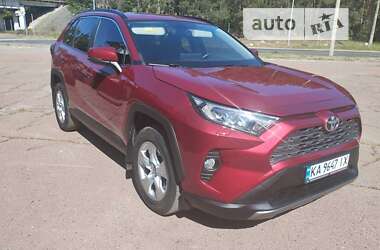 Внедорожник / Кроссовер Toyota RAV4 2019 в Черкассах