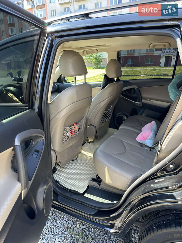 Внедорожник / Кроссовер Toyota RAV4 2008 в Ивано-Франковске