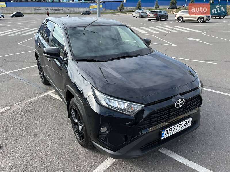 Позашляховик / Кросовер Toyota RAV4 2020 в Вінниці
