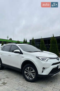 Внедорожник / Кроссовер Toyota RAV4 2017 в Киеве