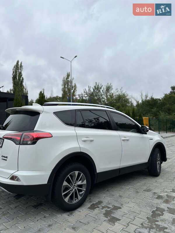 Внедорожник / Кроссовер Toyota RAV4 2017 в Киеве