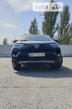 Позашляховик / Кросовер Toyota RAV4 2017 в Миколаєві