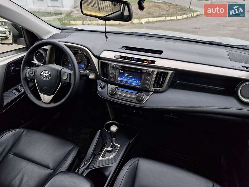 Внедорожник / Кроссовер Toyota RAV4 2014 в Николаеве
