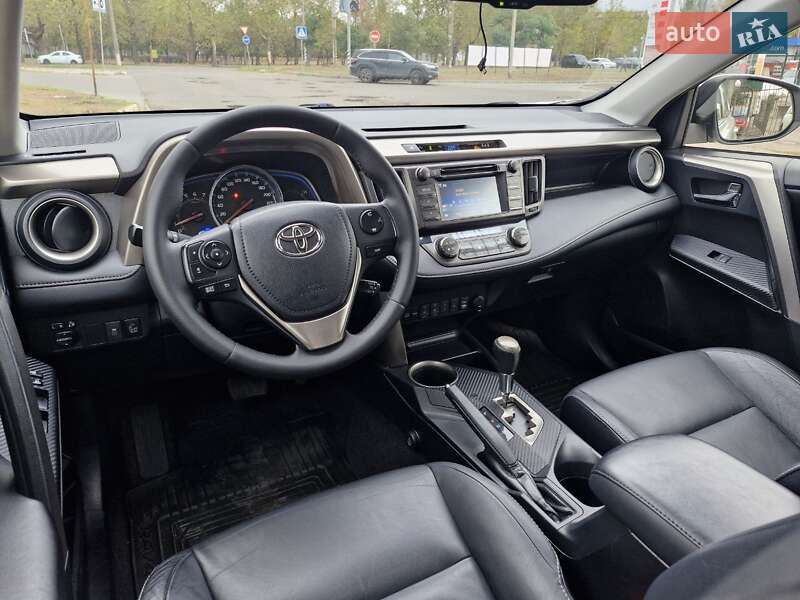 Внедорожник / Кроссовер Toyota RAV4 2014 в Николаеве