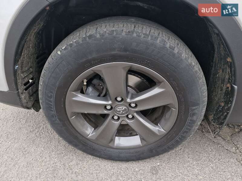 Внедорожник / Кроссовер Toyota RAV4 2014 в Николаеве