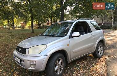 Внедорожник / Кроссовер Toyota RAV4 2000 в 